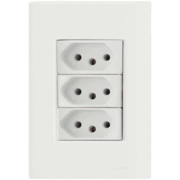 Conjunto 4x2 com 3 Tomadas 2P+T 10 A 250 V Tramontina Giz — Tramontina