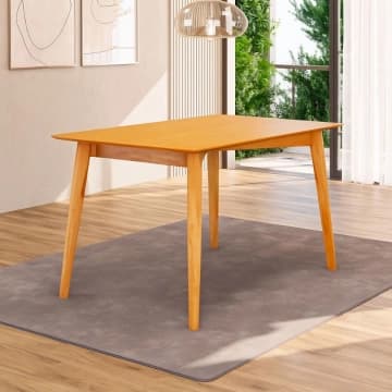 Mesa de Jantar em Madeira Livie 137x90cm Natural Acetinado Piratini — Piratini